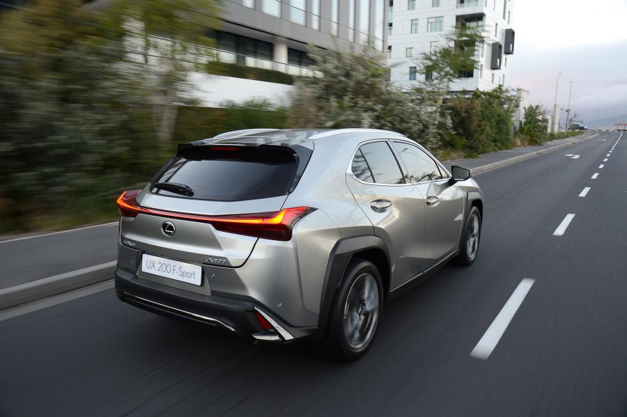  Lexus UX200 F-Sport 2019 года  (ZA) (фото 10 из 39)